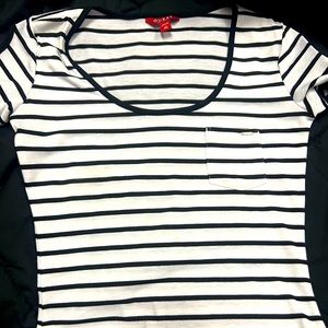 Guess shirt used only once Size XS